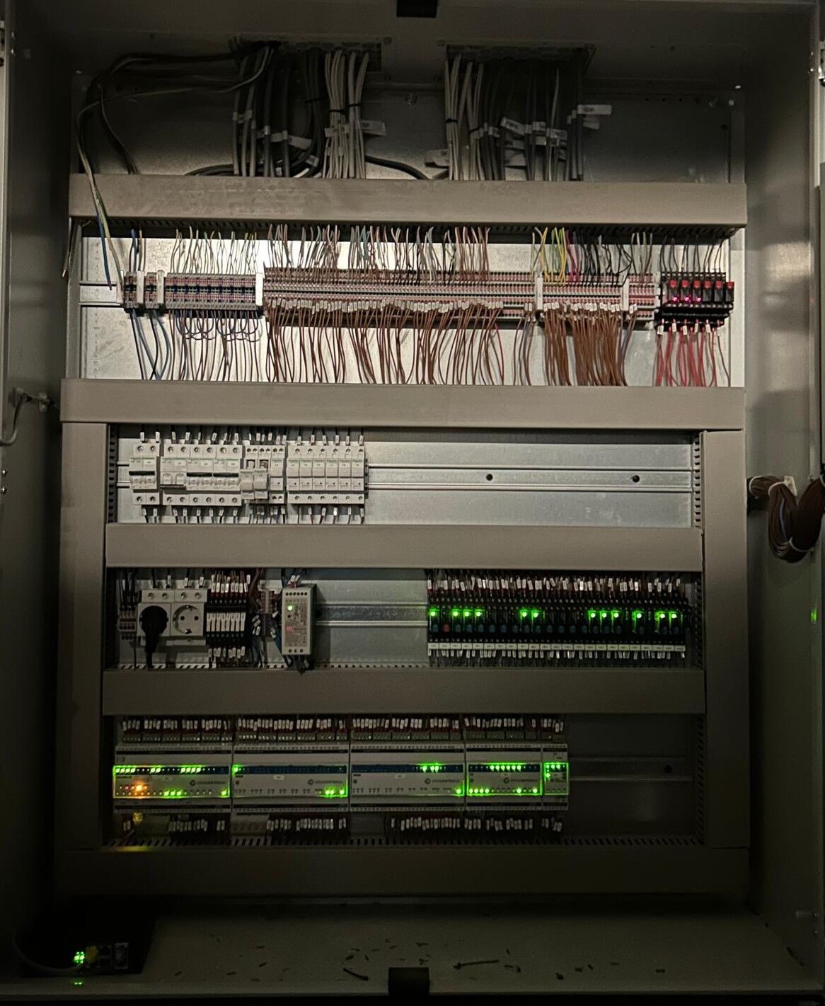 Microchips and components